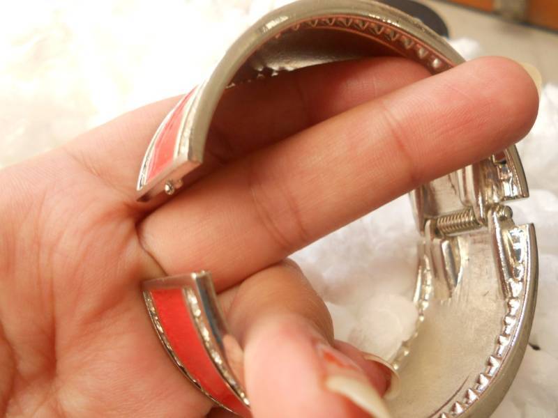Stone Studded Red Bracelet-080139