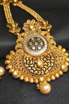 Dazzling pure copper gold tone black meenakari work necklace set