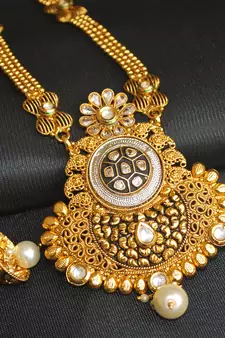 Dazzling pure copper gold tone black meenakari work necklace set