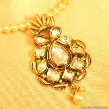 Kundan Meenakari Uncut Pendant Set With Pearl Chain 2