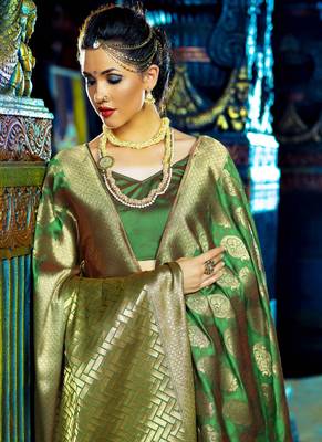 Green woven kanchipuram silk saree with blouse 2