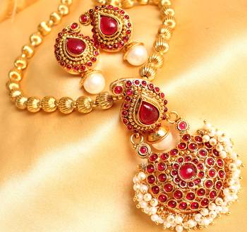 Beautiful Red Pearl Cluster Mango Necklace Set    1