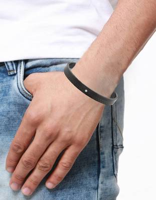 Formula 1 checks american diamond black stainless steel openable free size kada bangle bracelet men boy 5