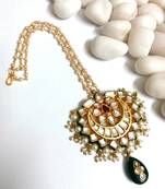 kundan maang tikka with pearl