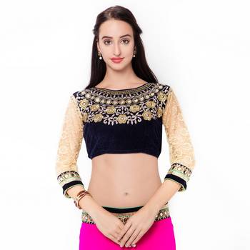 Pink Embroidered Saree With Blouse 4