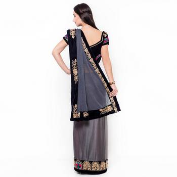 Grey Embroidered Saree With Blouse 3