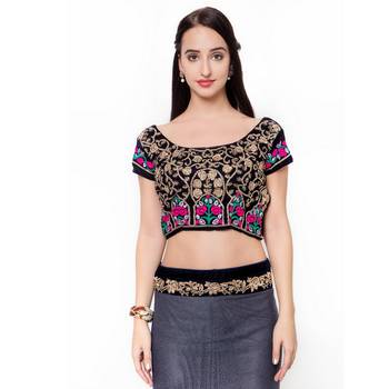 Grey Embroidered Saree With Blouse 4