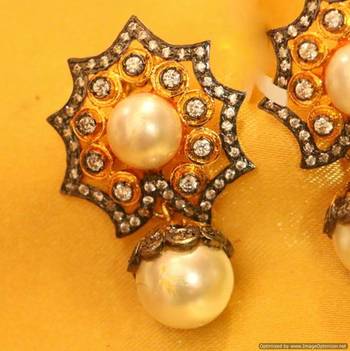 Victorian Look Elegant Pearl Earrings 2