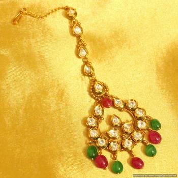 Multicolour Kundan Chaand Baali Maang Tikka 1