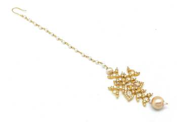 Maang Tikka Decorated With Shining Crystal 1