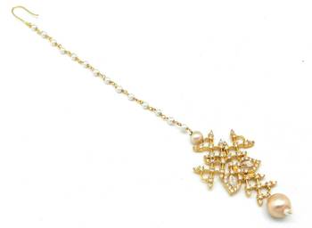 Maang Tikka Decorated With Shining Crystal 2