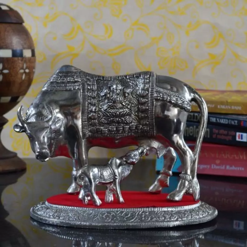 White Metal Decorative Cow with Calf statue