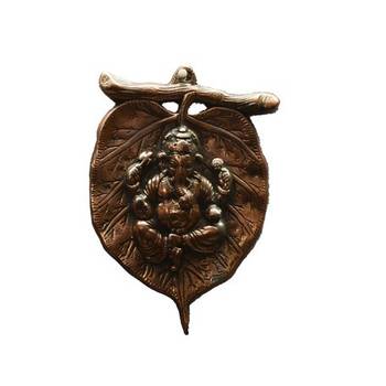 Metal wall hanging of Lord Ganesha on Leaf 1