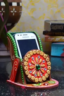 Papier-Mache Kundan Mobile Holder