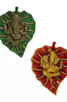 Combo of Lord Ganesha on Green and Red Leaf