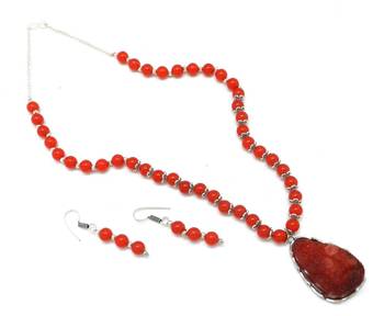 Durzy Pendant  Necklace With Red Crystal Beads 2
