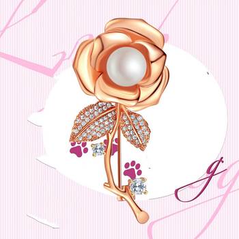 White zircon   brooch 3