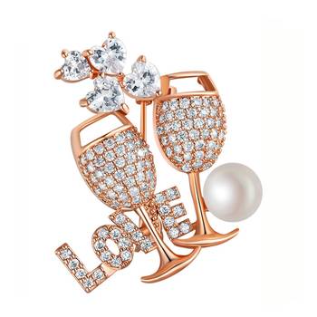 Gold crystal brooch 1