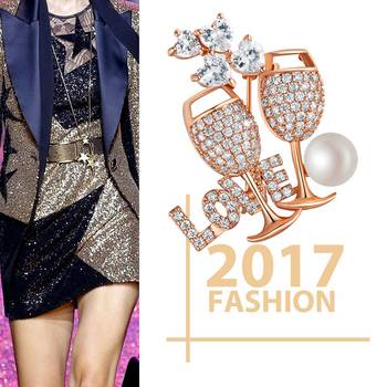 Gold crystal brooch 2