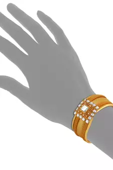 Enchanting Stone  And  Kundan Gold Finishing Opnebale Bangle