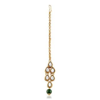 Gold Finish Kundan  And  Glass Pearl 3 Layer Necklace Set With Maang Tikaa 6