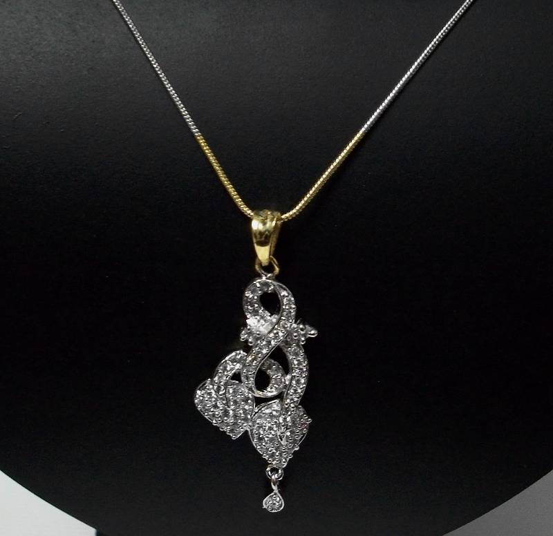 Entangled Heart Diamond Pendant 028