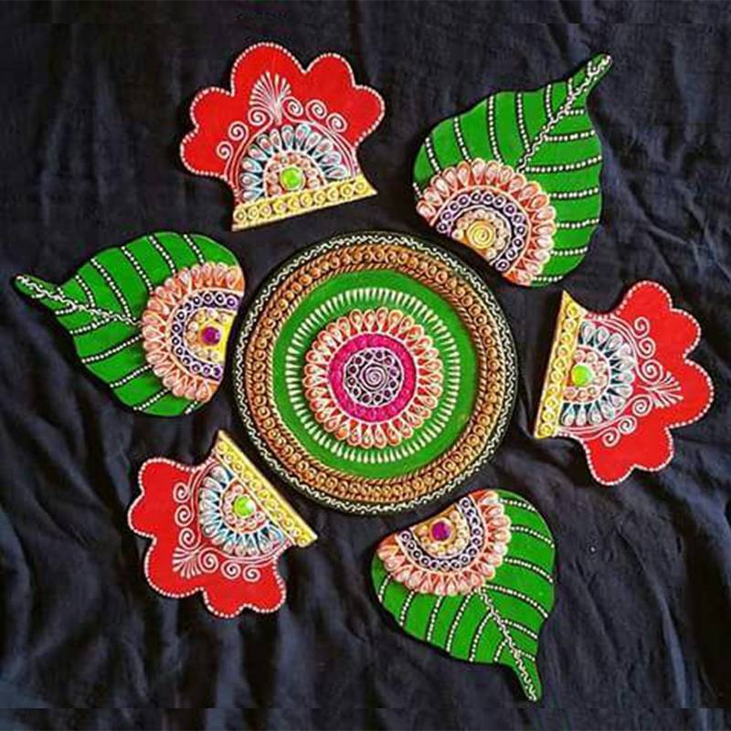 Red and Green Wooden Rangoli Set Ishimaya 2250908