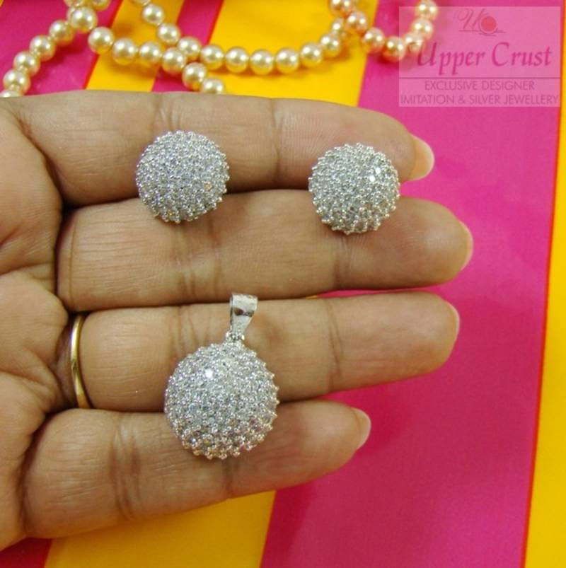 Cluster Round Everyday Wearable Earring Pendent Set
