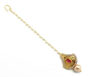 Different Look Stylish Festive Maang Tikka 1