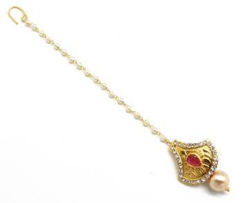 Different Look Stylish Festive Maang Tikka 2