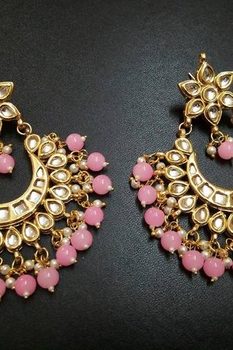 Pink pearl earrings