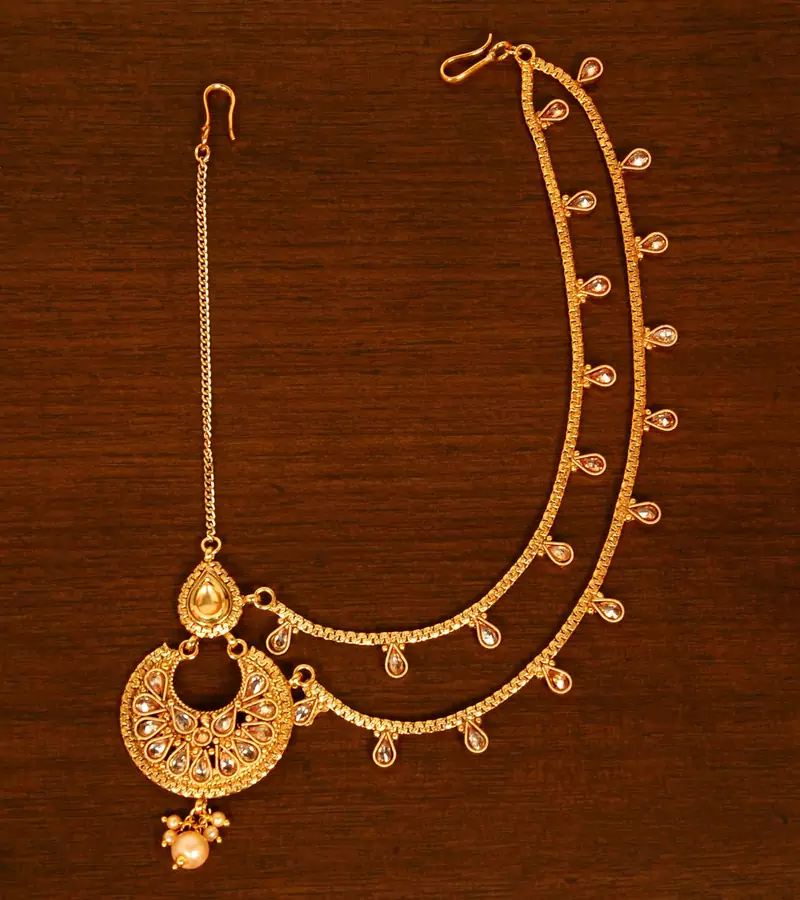 Stone and kundan embellished maang Tikka with side passa for women