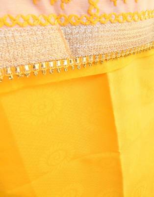 Giftpiper Handembroidered Phulkari Suit In Cotton Silk  Yellow & White 4