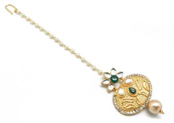 Hand Engraved Golden Big Size Maang Tikka Decorated With Kundan 2