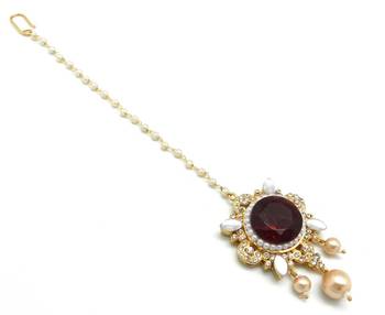 Rajwdi Style Big Stone Maang Tikka Decorated With Crystal 3