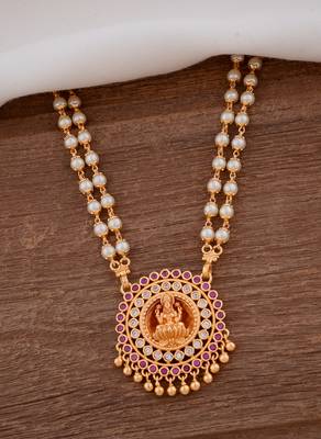 Off White Gold Plated Pearl Laxmi Pendant Necklace 1