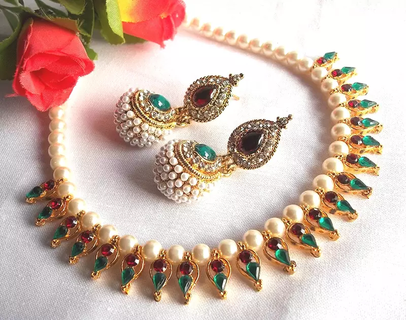 Multi color Pearl necklace set