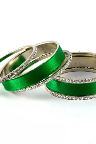 Striking Bangles Set