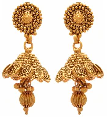 Gold pearl earrings 1
