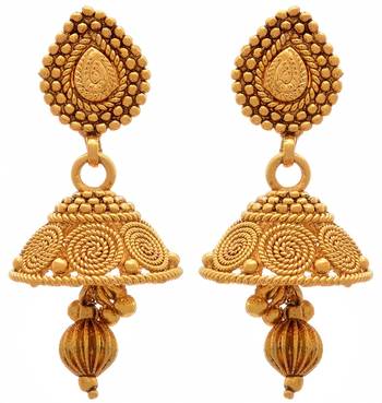 Gold pearl earrings 1