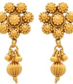 Gold pearl earrings
