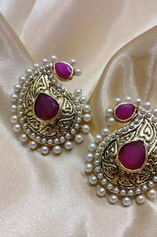 Multicolor pearl earrings