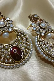 Multicolor pearl earrings