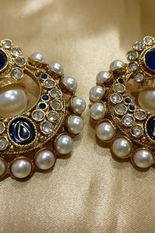 Multicolor pearl earrings