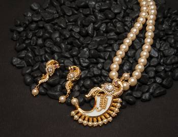 Beautiful Ethnic Nail Design Necklace Set 1
