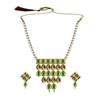 Golden Kundun Stud Gold Platted Brass Pendant Set 1