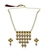 Golden Kundun Stud Gold Platted Brass Pendant Set