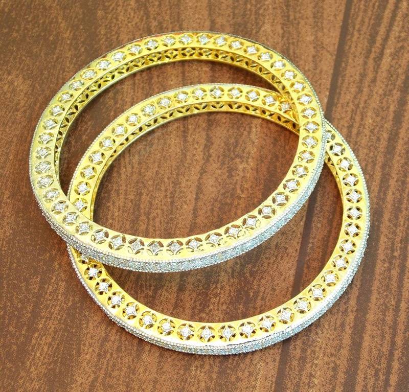 SOLITAIRE GOLD PLATED BANGLES