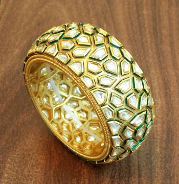 Antique golden kundan stone studded bracelet 1