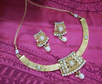 Gold pearl necklace-sets 1